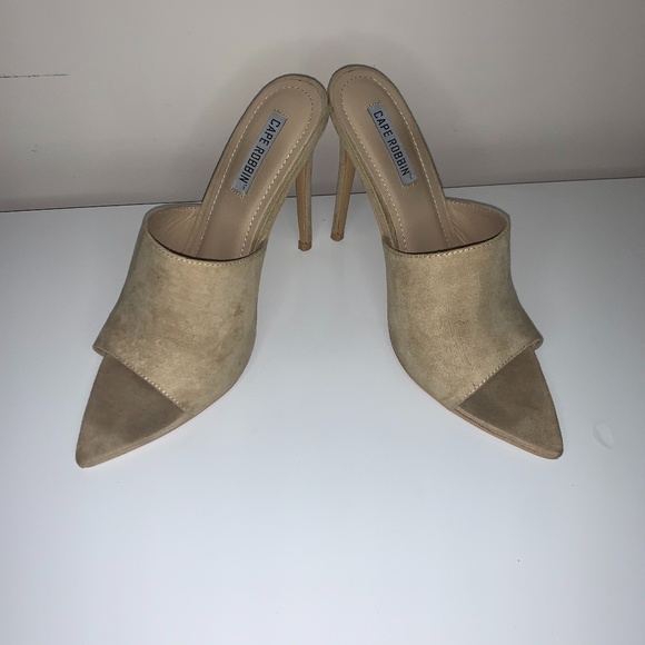 Cape Ribbon pointed faux suede high heels, size US - Picture 2 of 3